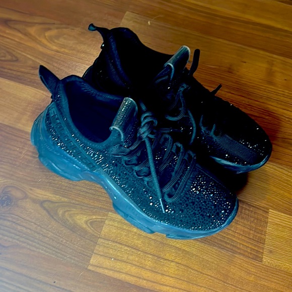 Steve Madden maxima- R Black Sneakers - Picture 4 of 5